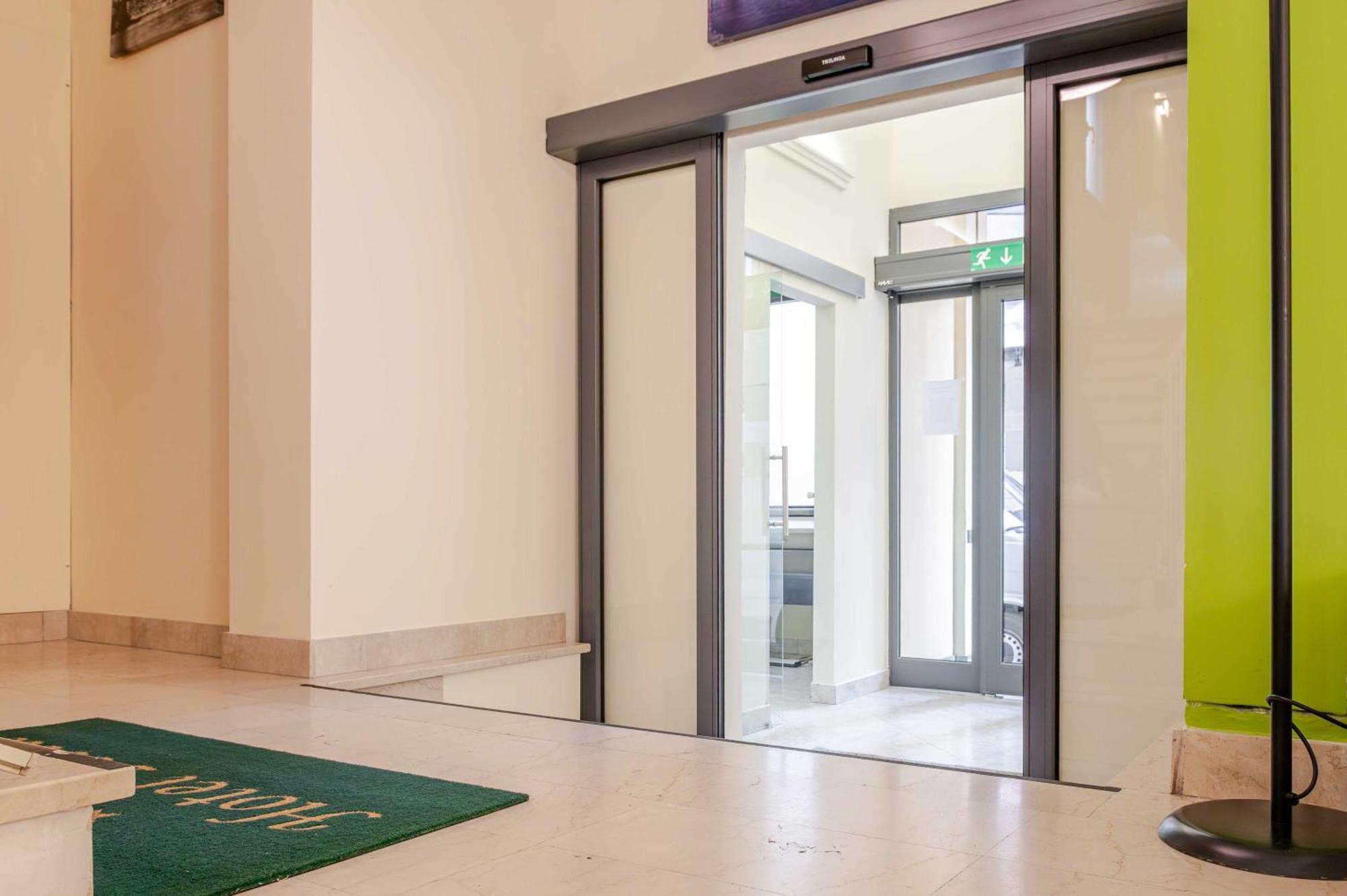 Hotel Posta - 3 Stars - Comfortable Stay In Вентимилья Экстерьер фото