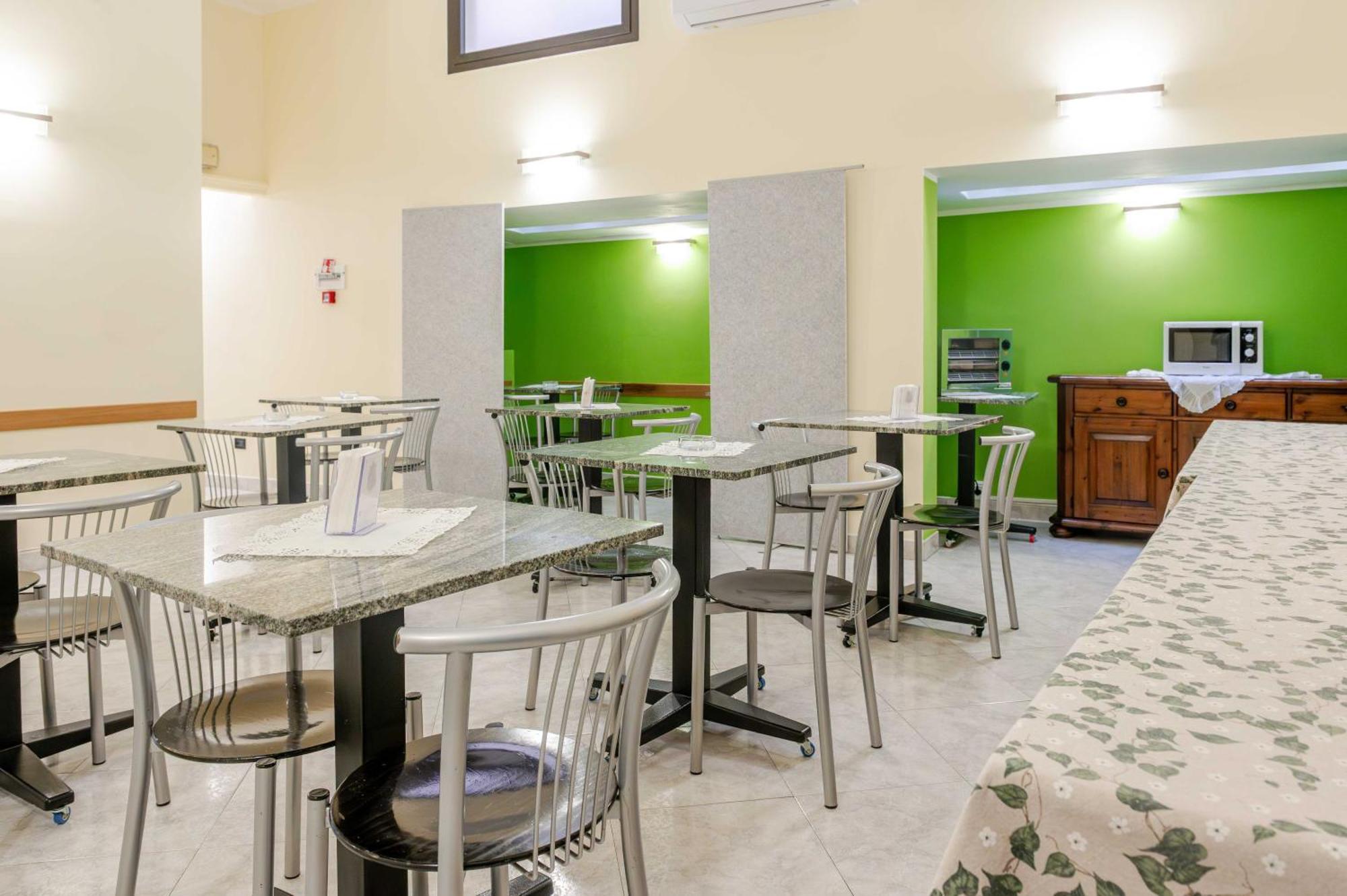 Hotel Posta - 3 Stars - Comfortable Stay In Вентимилья Экстерьер фото