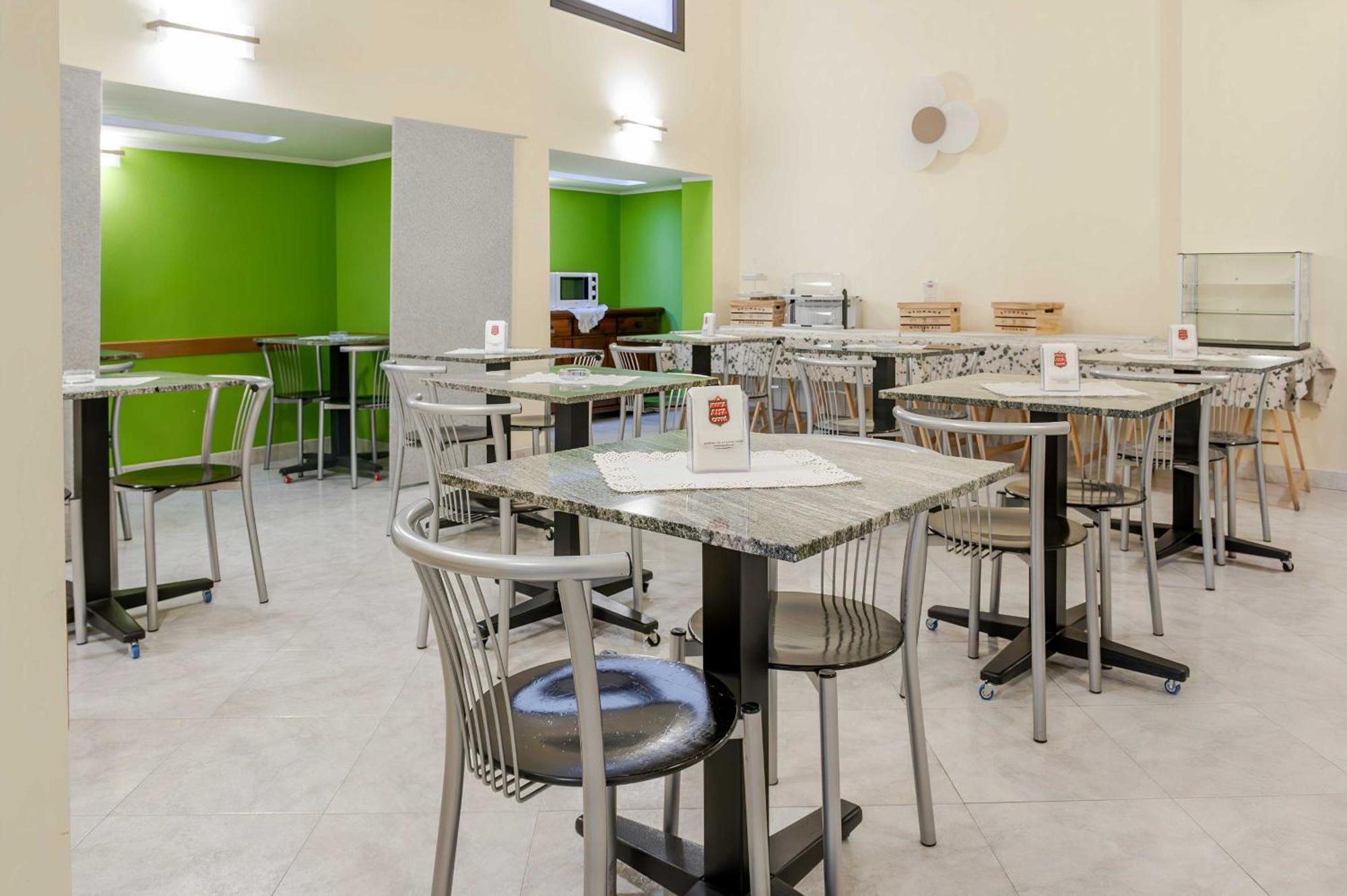 Hotel Posta - 3 Stars - Comfortable Stay In Вентимилья Экстерьер фото