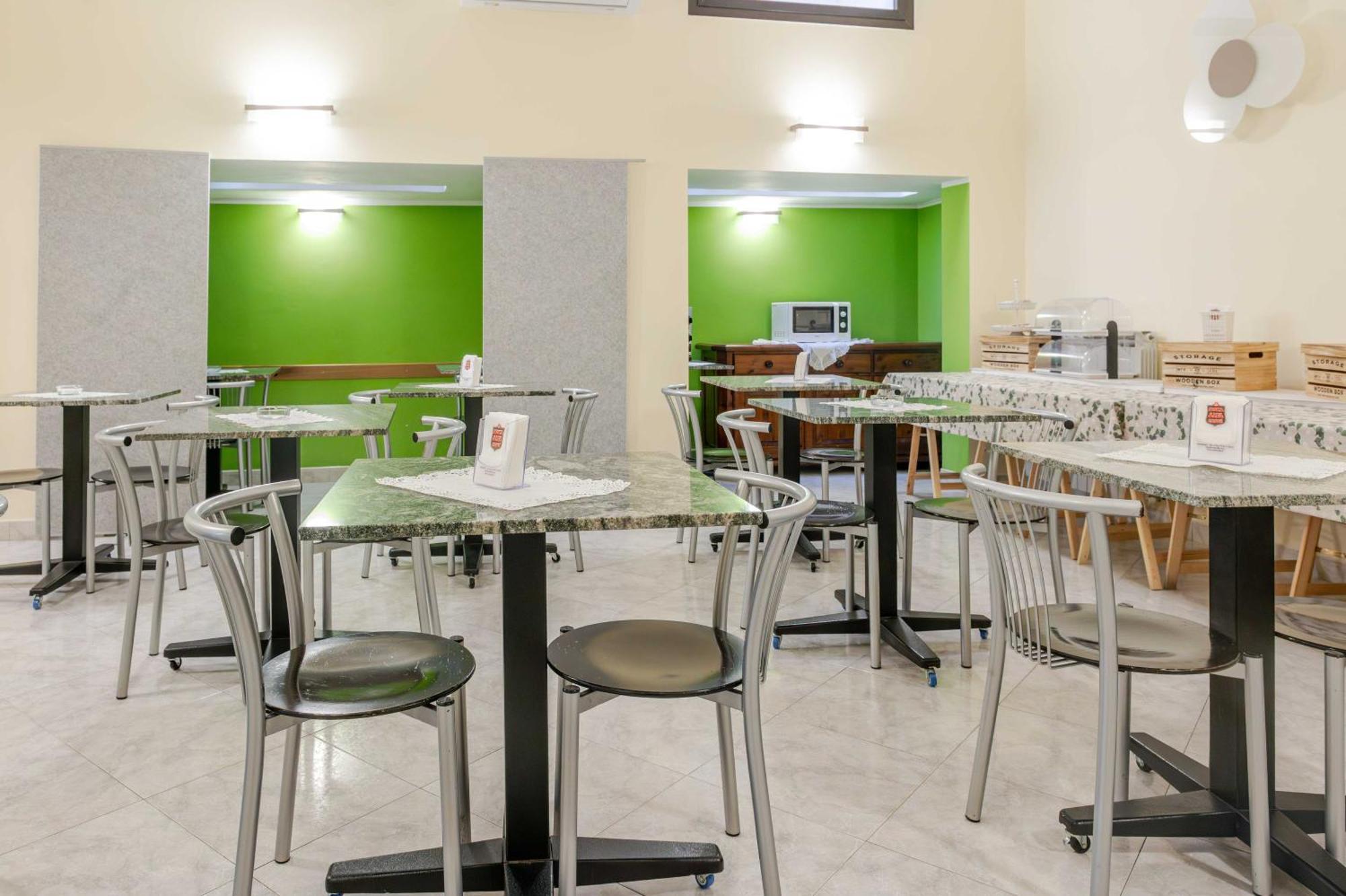 Hotel Posta - 3 Stars - Comfortable Stay In Вентимилья Экстерьер фото
