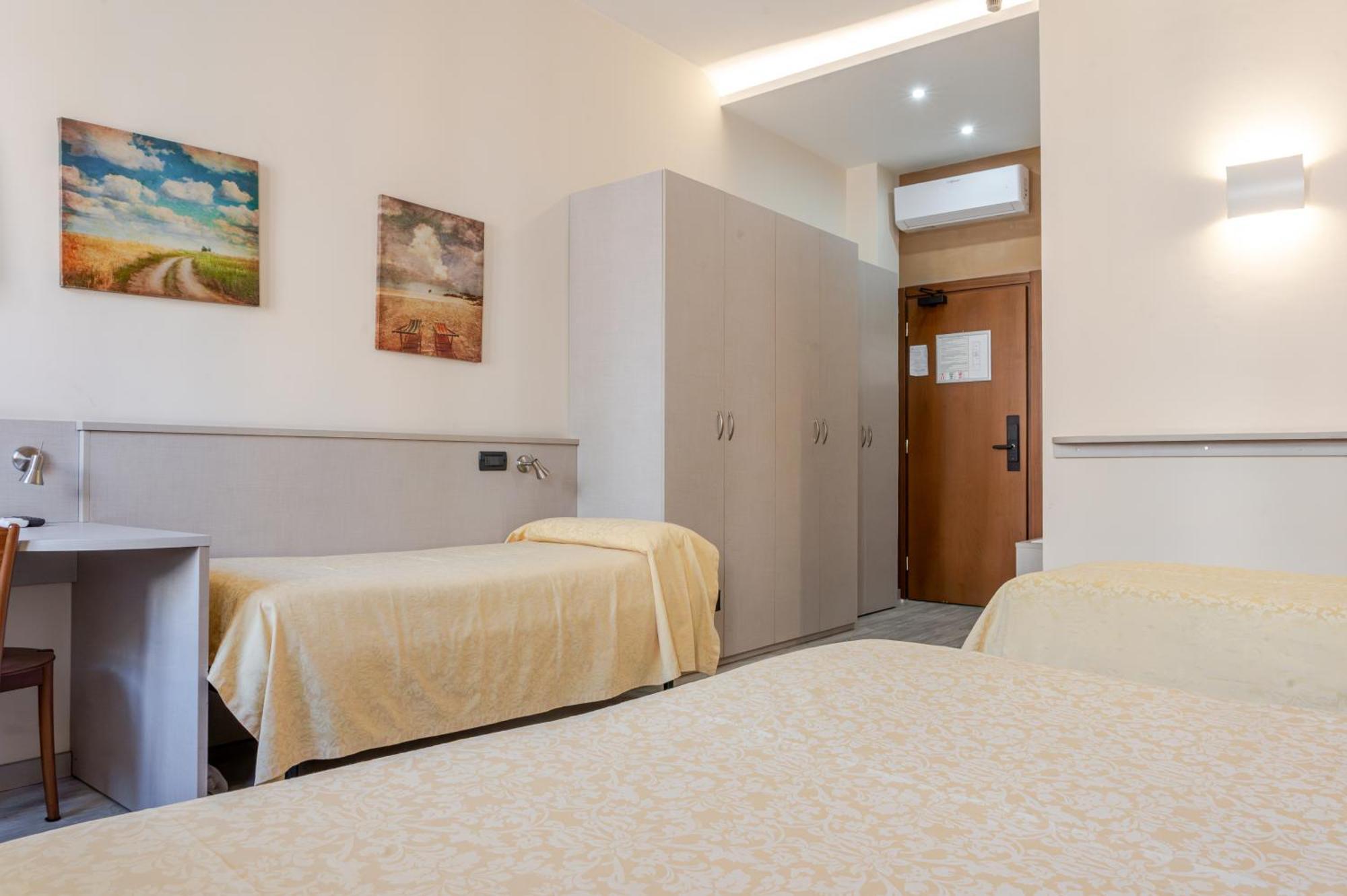 Hotel Posta - 3 Stars - Comfortable Stay In Вентимилья Экстерьер фото