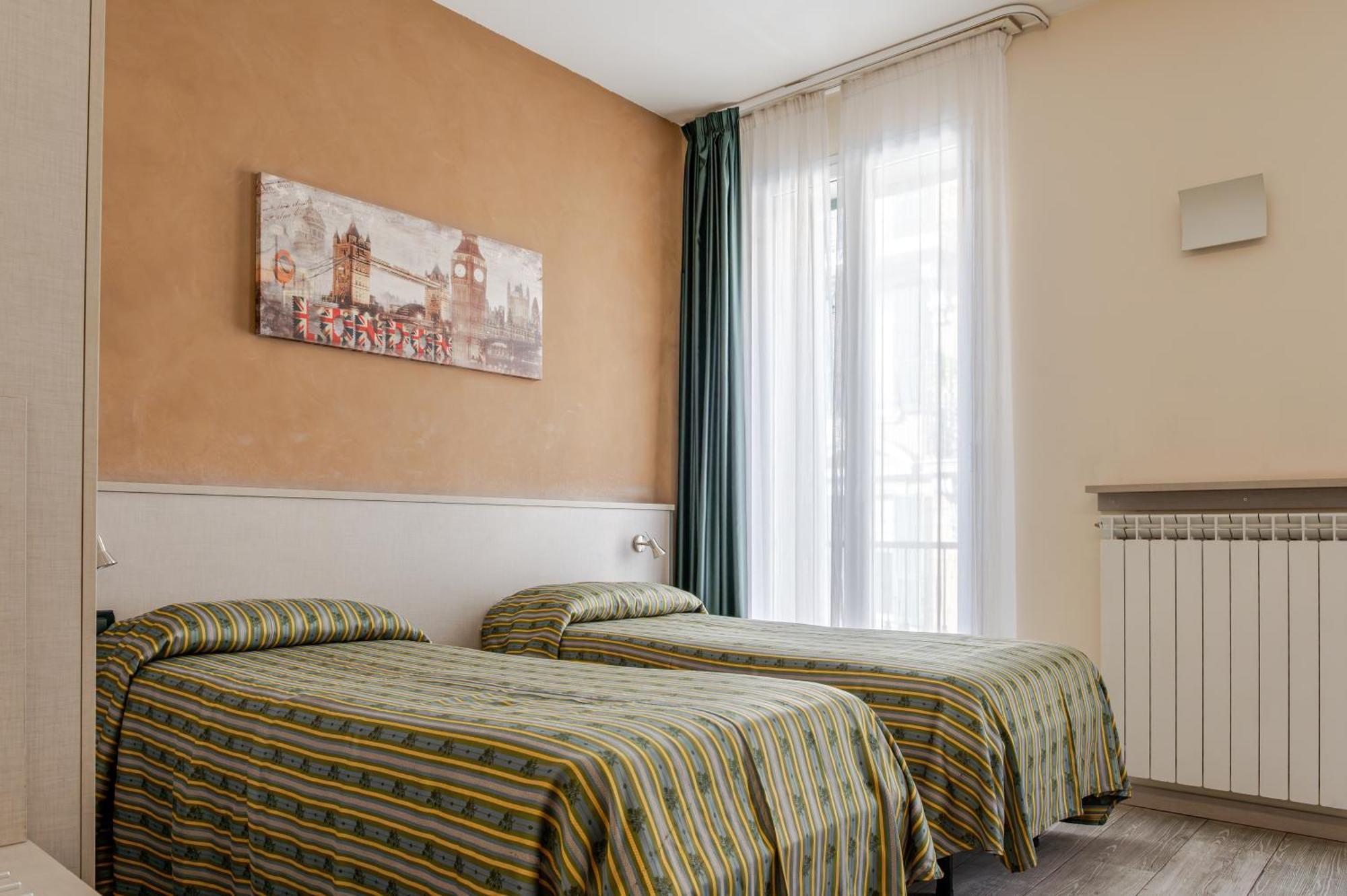 Hotel Posta - 3 Stars - Comfortable Stay In Вентимилья Экстерьер фото