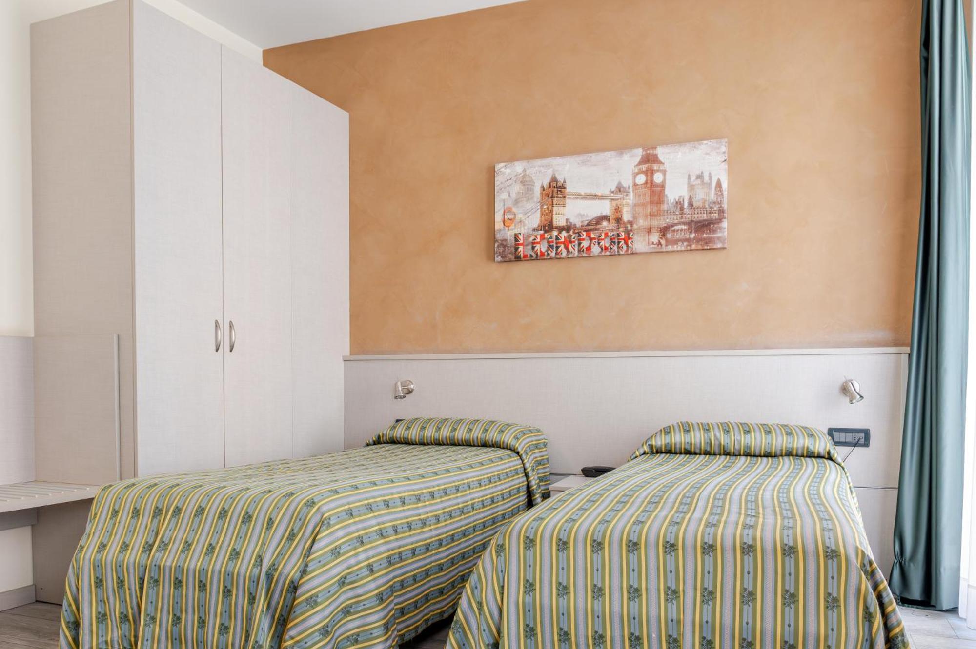 Hotel Posta - 3 Stars - Comfortable Stay In Вентимилья Экстерьер фото
