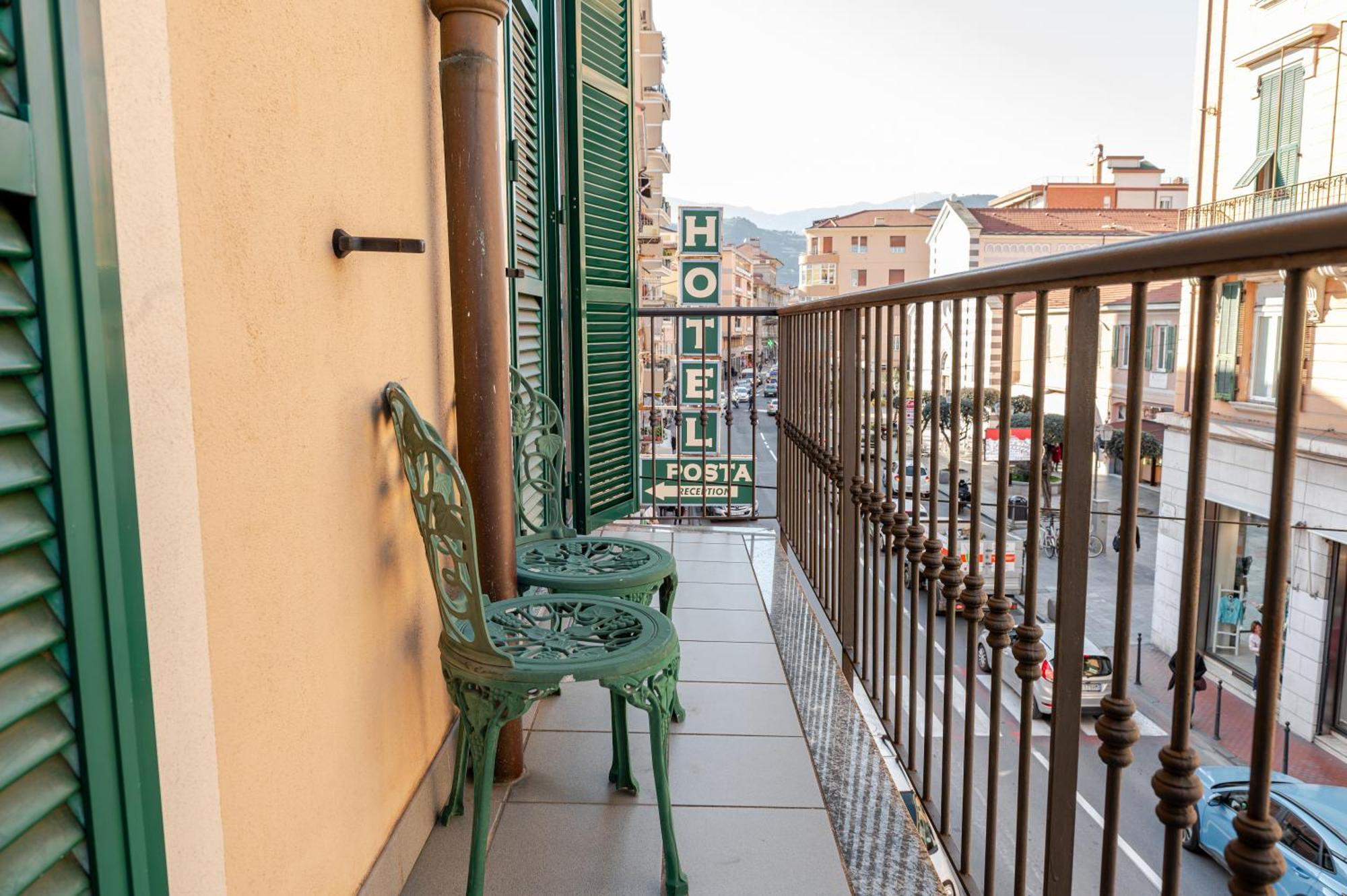 Hotel Posta - 3 Stars - Comfortable Stay In Вентимилья Экстерьер фото