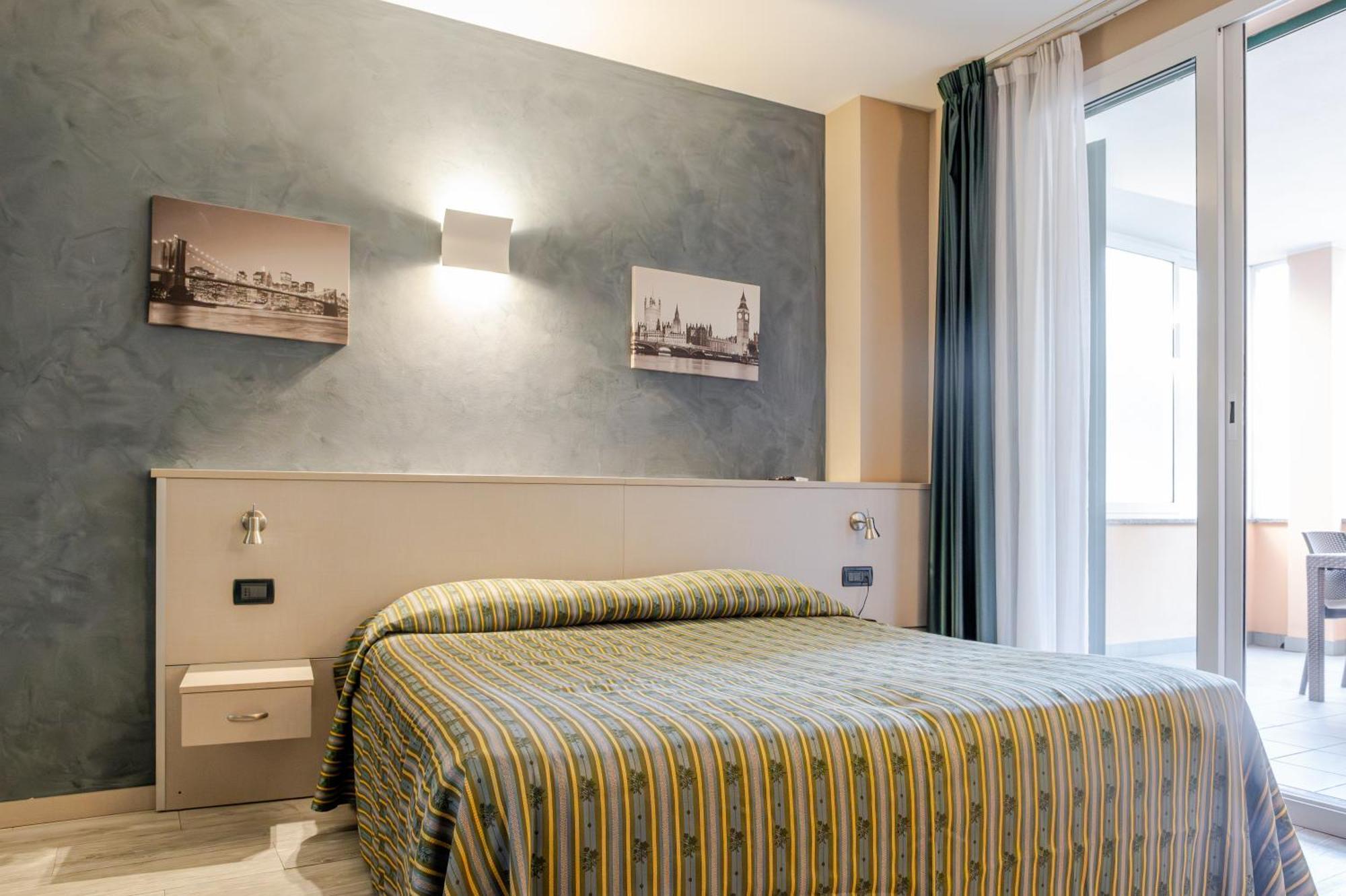 Hotel Posta - 3 Stars - Comfortable Stay In Вентимилья Экстерьер фото