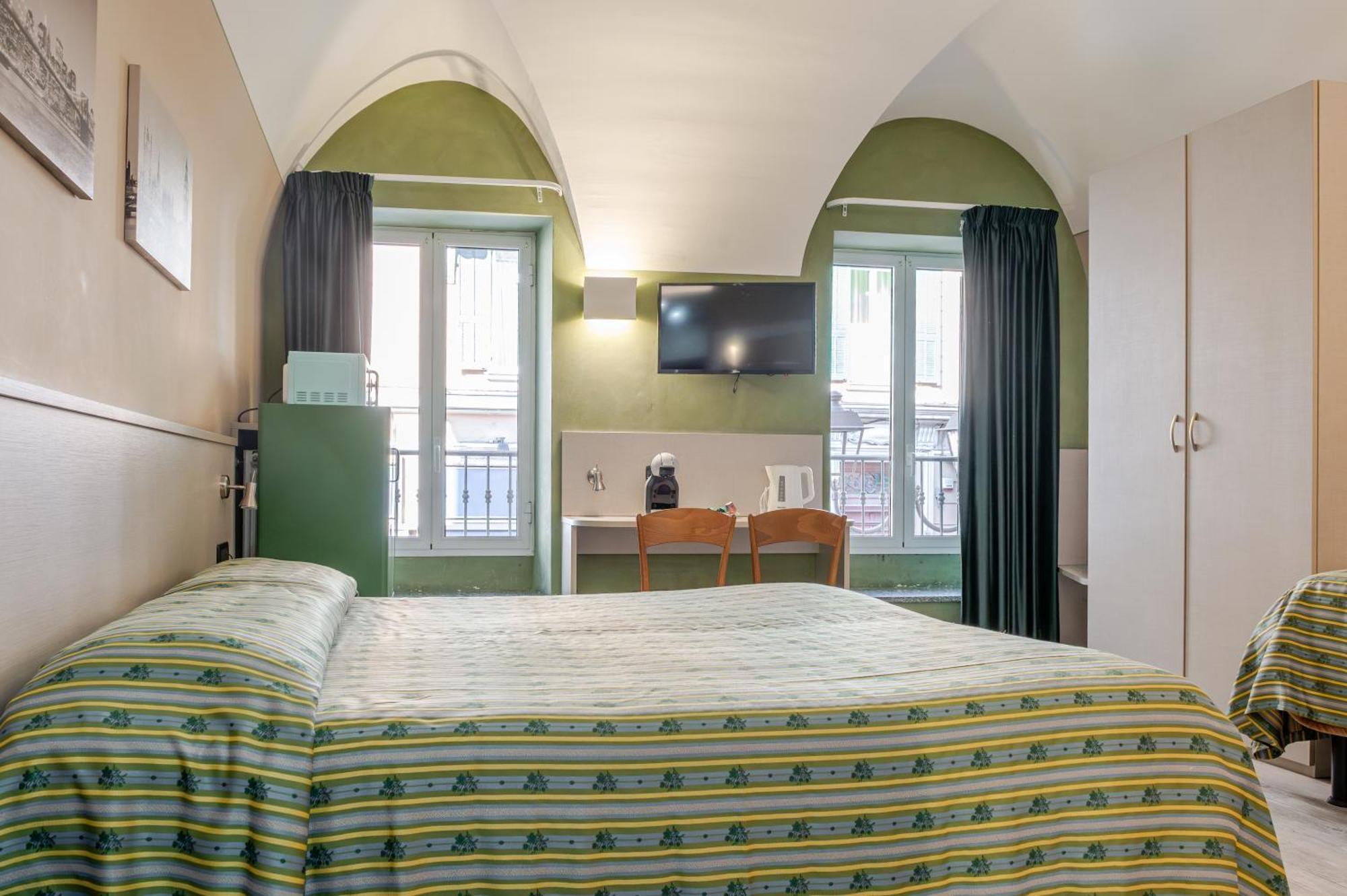 Hotel Posta - 3 Stars - Comfortable Stay In Вентимилья Экстерьер фото