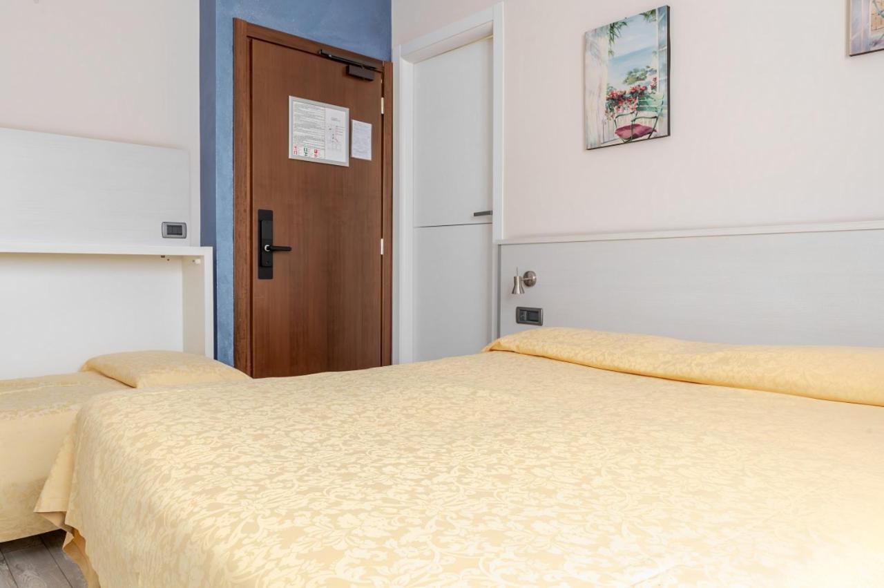 Hotel Posta - 3 Stars - Comfortable Stay In Вентимилья Экстерьер фото