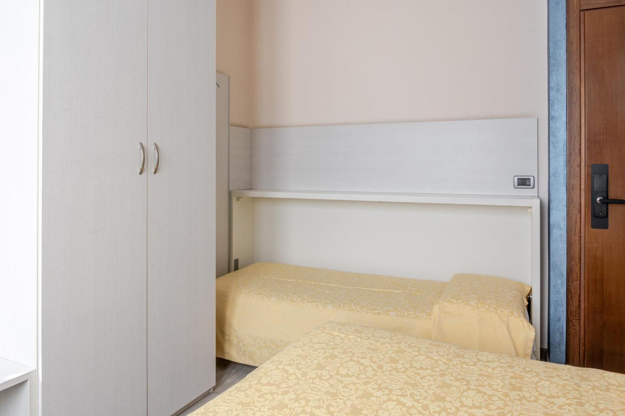 Hotel Posta - 3 Stars - Comfortable Stay In Вентимилья Экстерьер фото