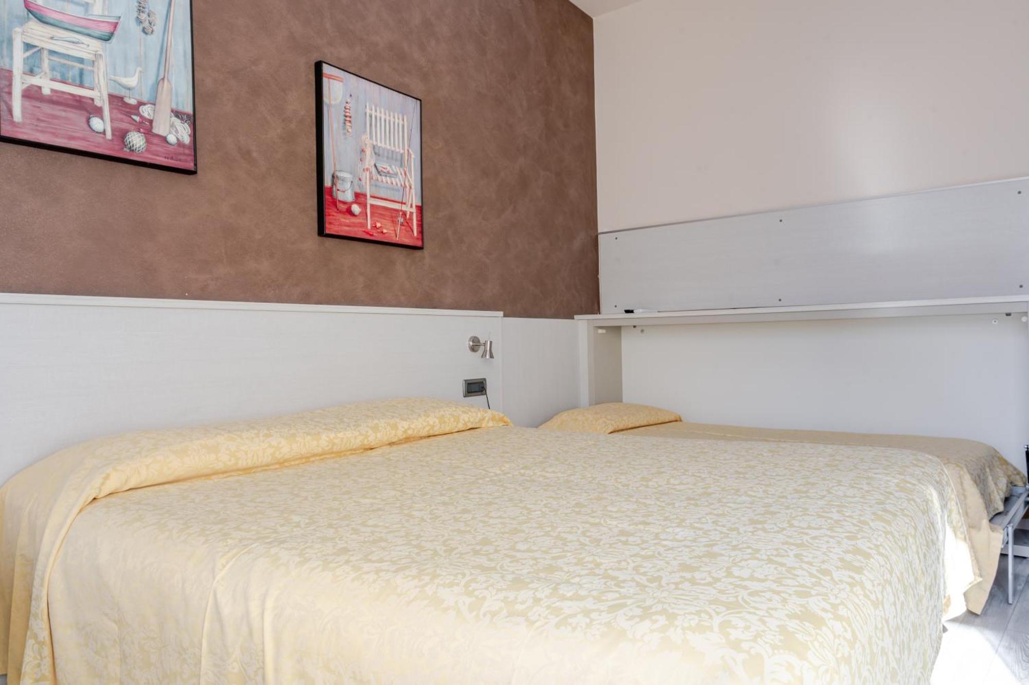 Hotel Posta - 3 Stars - Comfortable Stay In Вентимилья Экстерьер фото