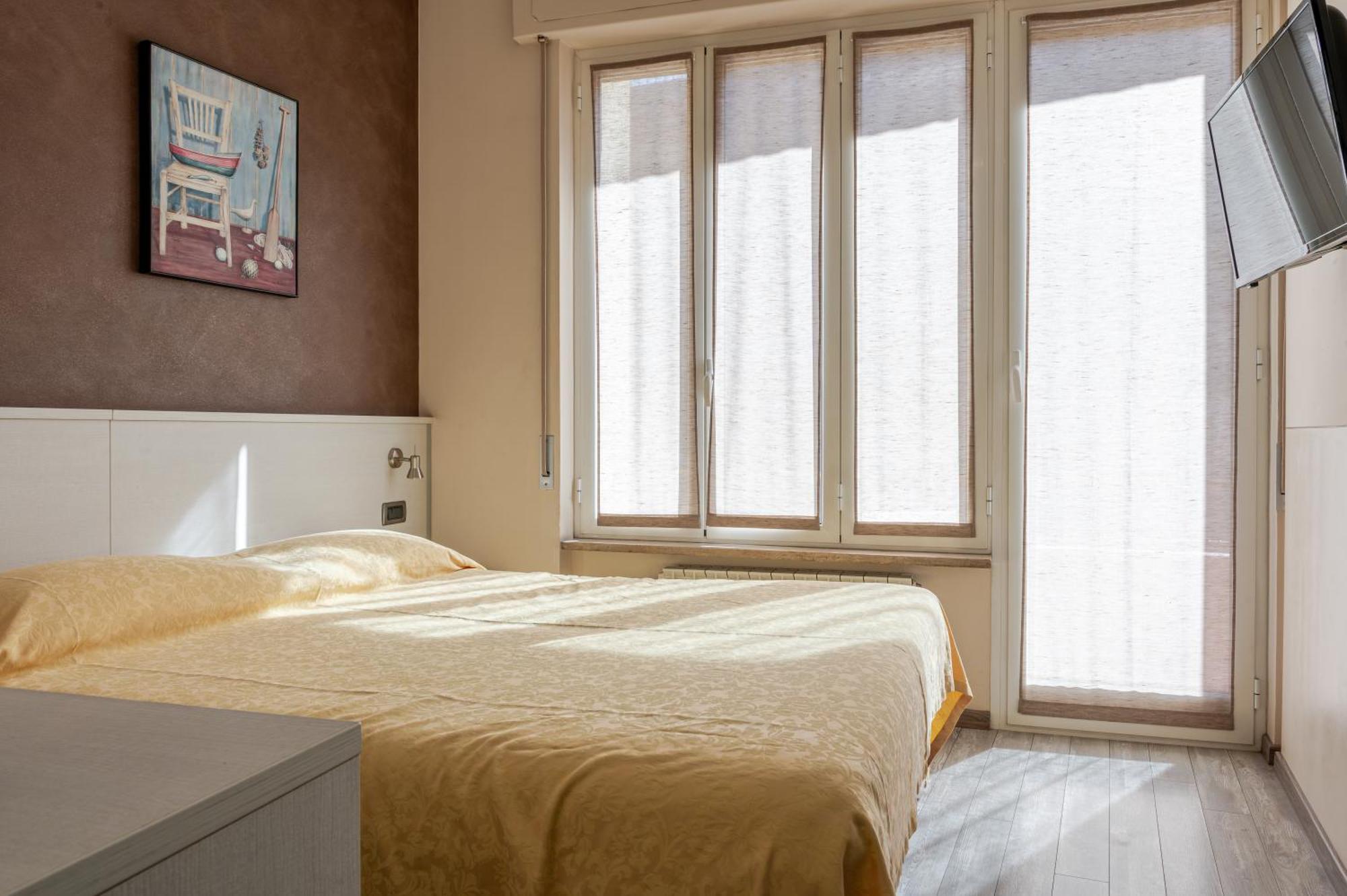 Hotel Posta - 3 Stars - Comfortable Stay In Вентимилья Экстерьер фото